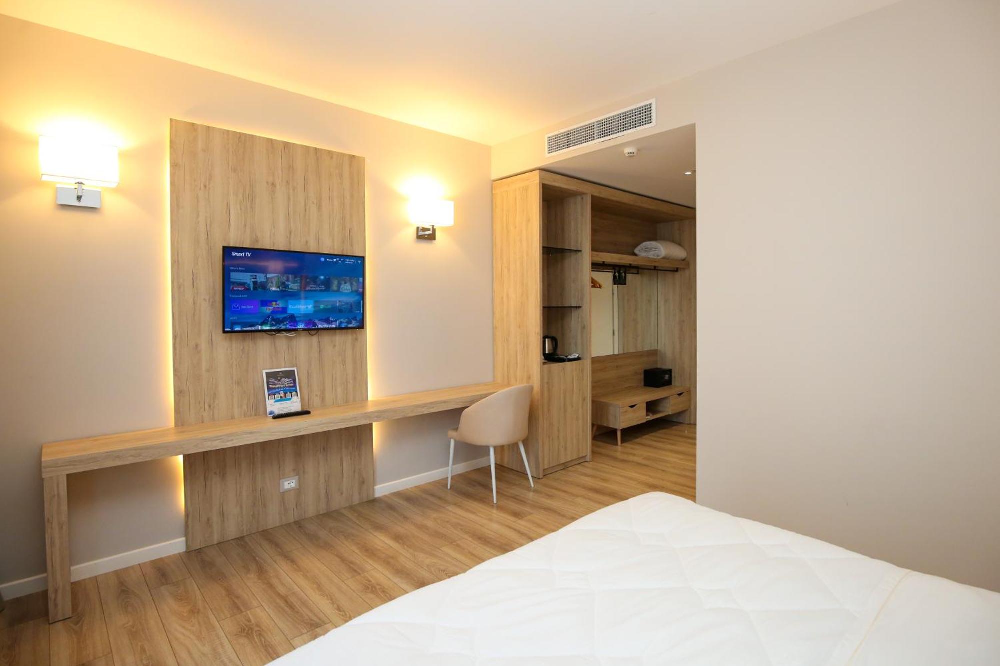 Regina Blu Hotel Vlore Ngoại thất bức ảnh